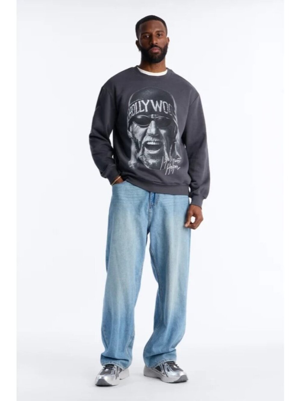 WWE Hulk Hogan NWO Crew Neck Sweatshirt Gray Medium NWOT